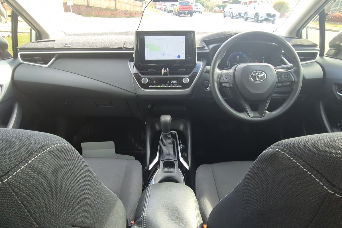Ascent Sport 1.8L Auto CVT