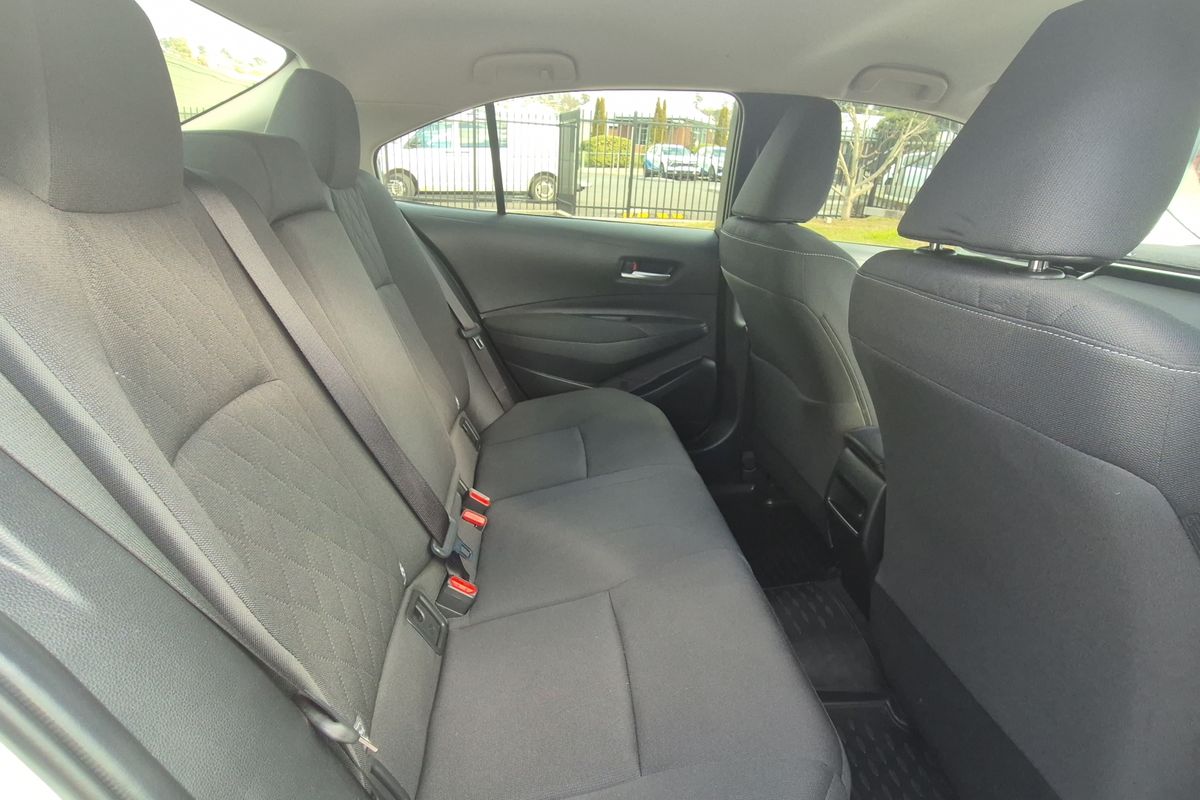 Ascent Sport 1.8L Auto CVT