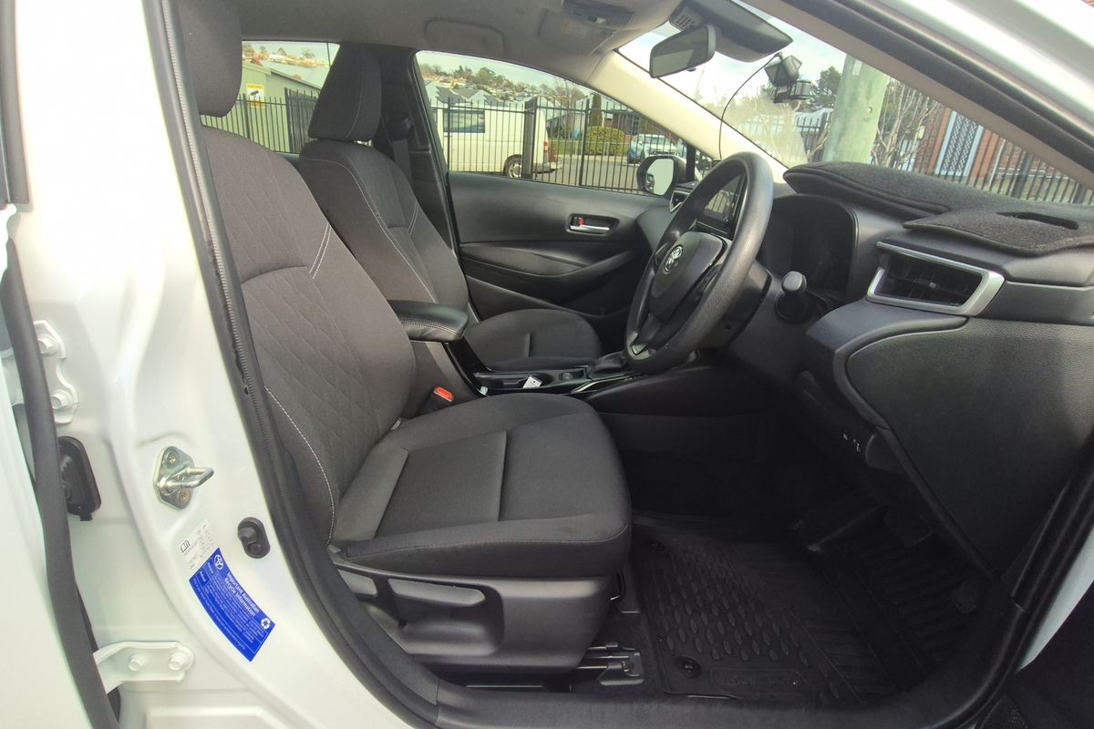 Ascent Sport 1.8L Auto CVT