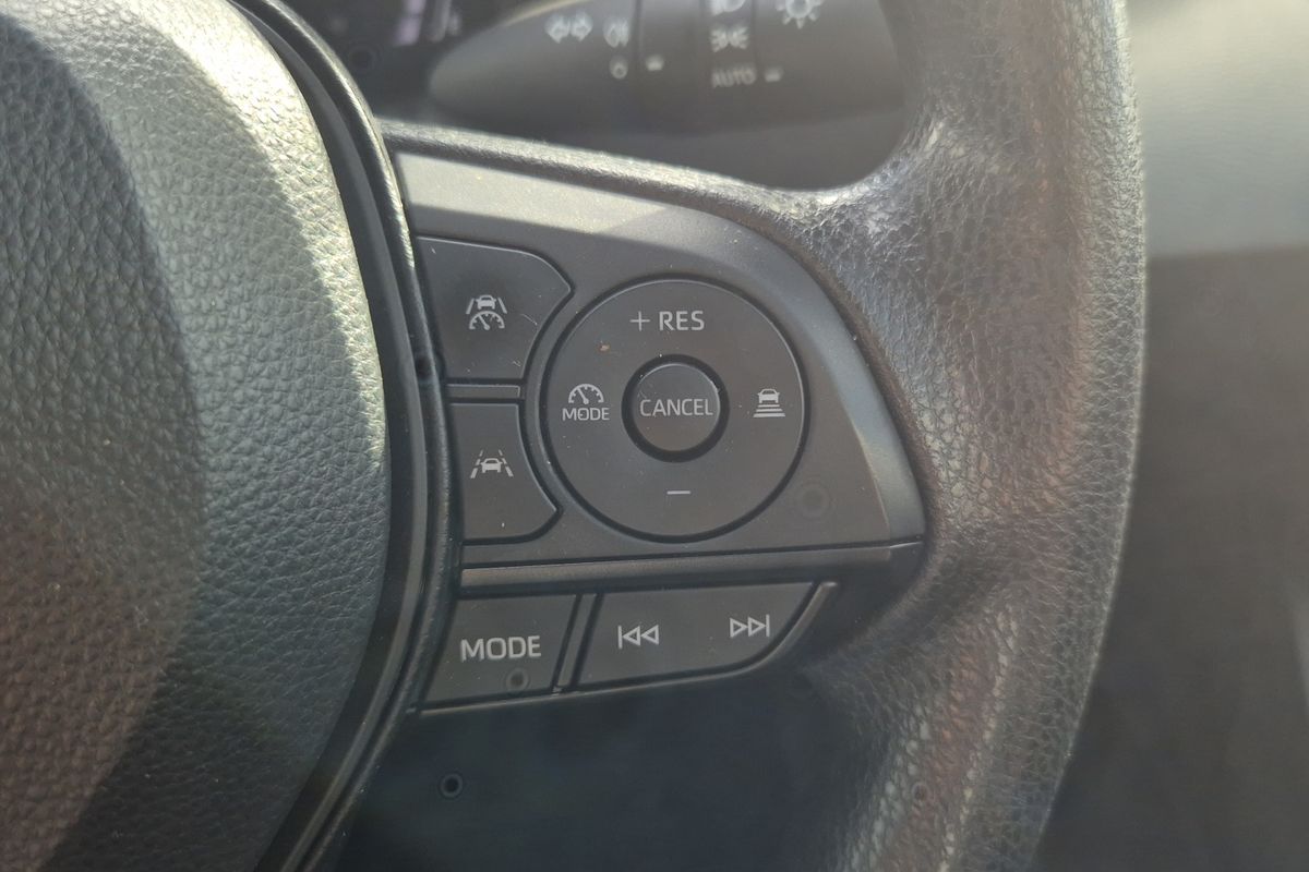Ascent Sport 1.8L Auto CVT