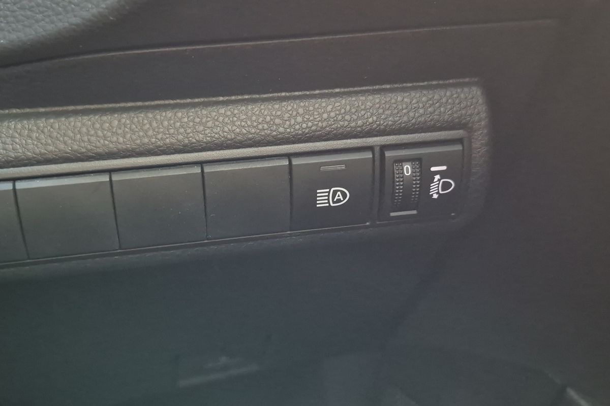 Ascent Sport 1.8L Auto CVT