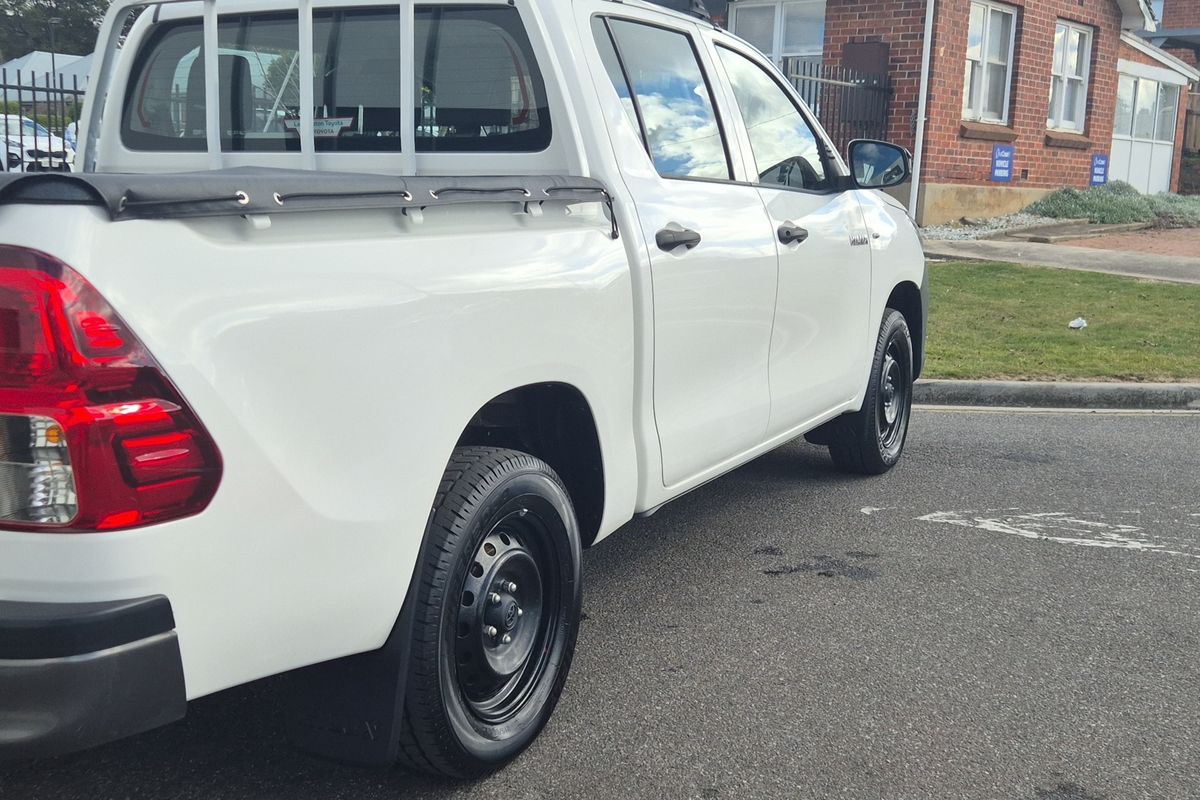 4x2 Workmate 2.7L Petrol Manual Double Cab