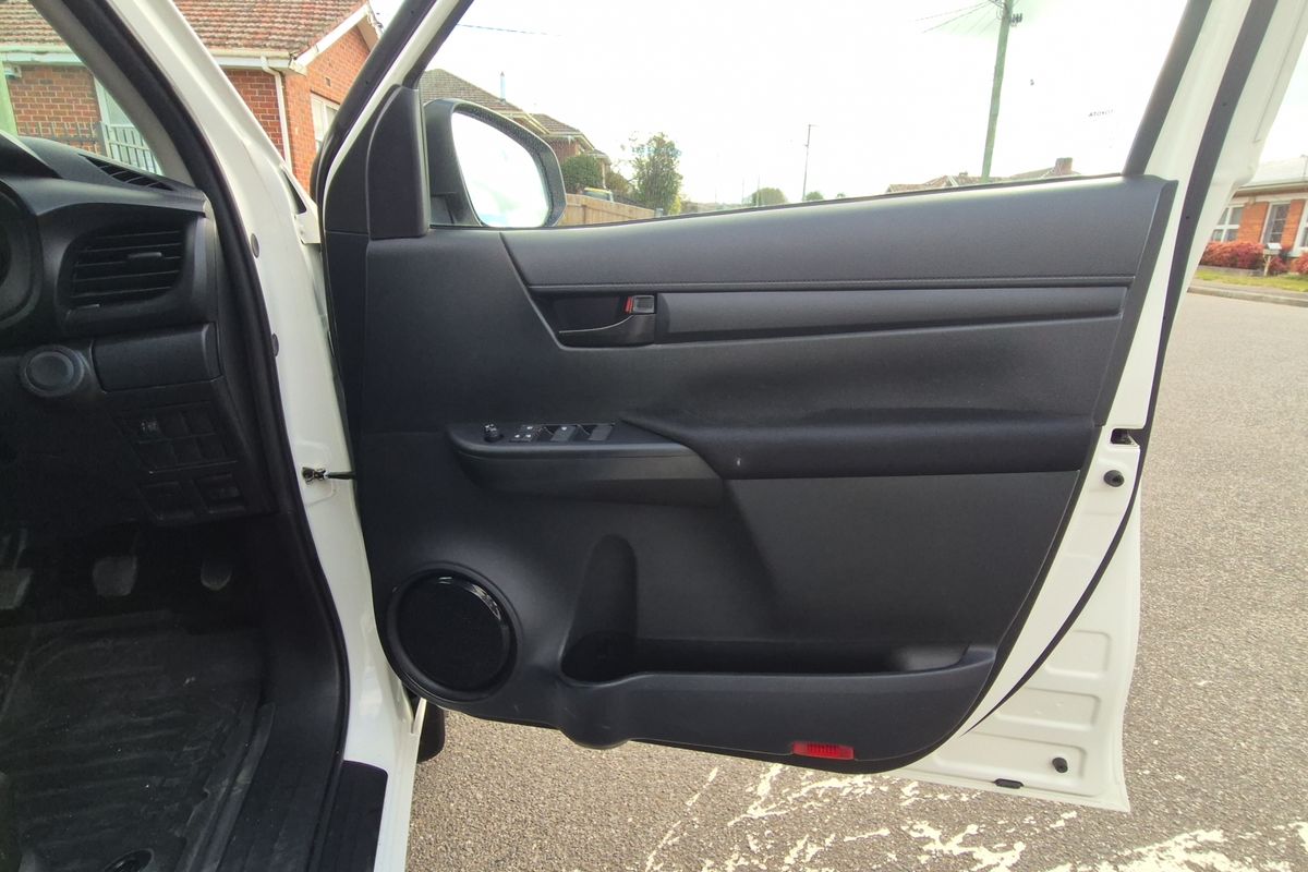 4x2 Workmate 2.7L Petrol Manual Double Cab