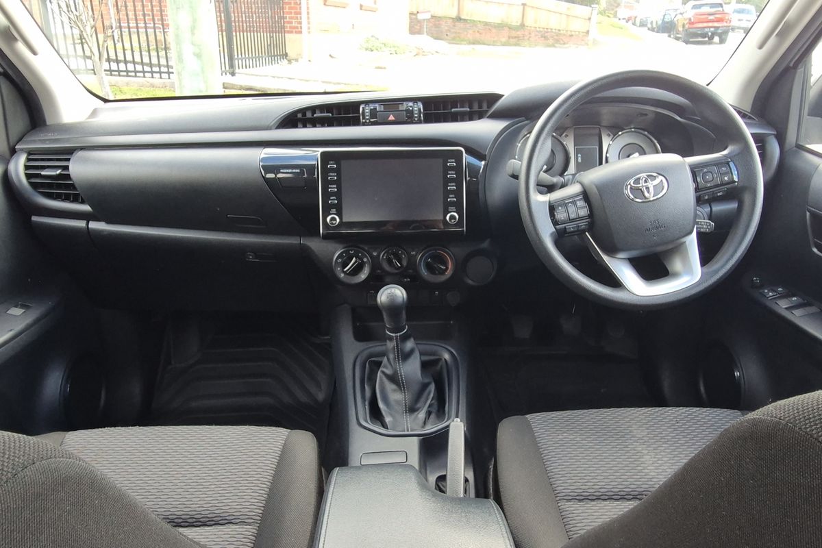 4x2 Workmate 2.7L Petrol Manual Double Cab