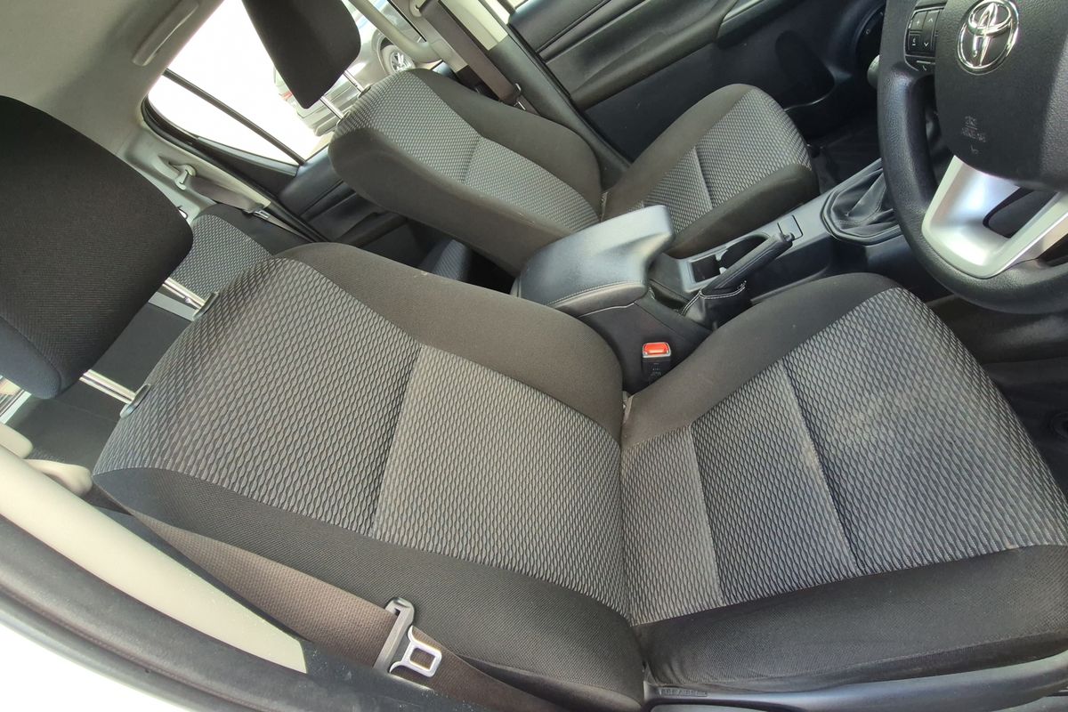 4x2 Workmate 2.7L Petrol Manual Double Cab