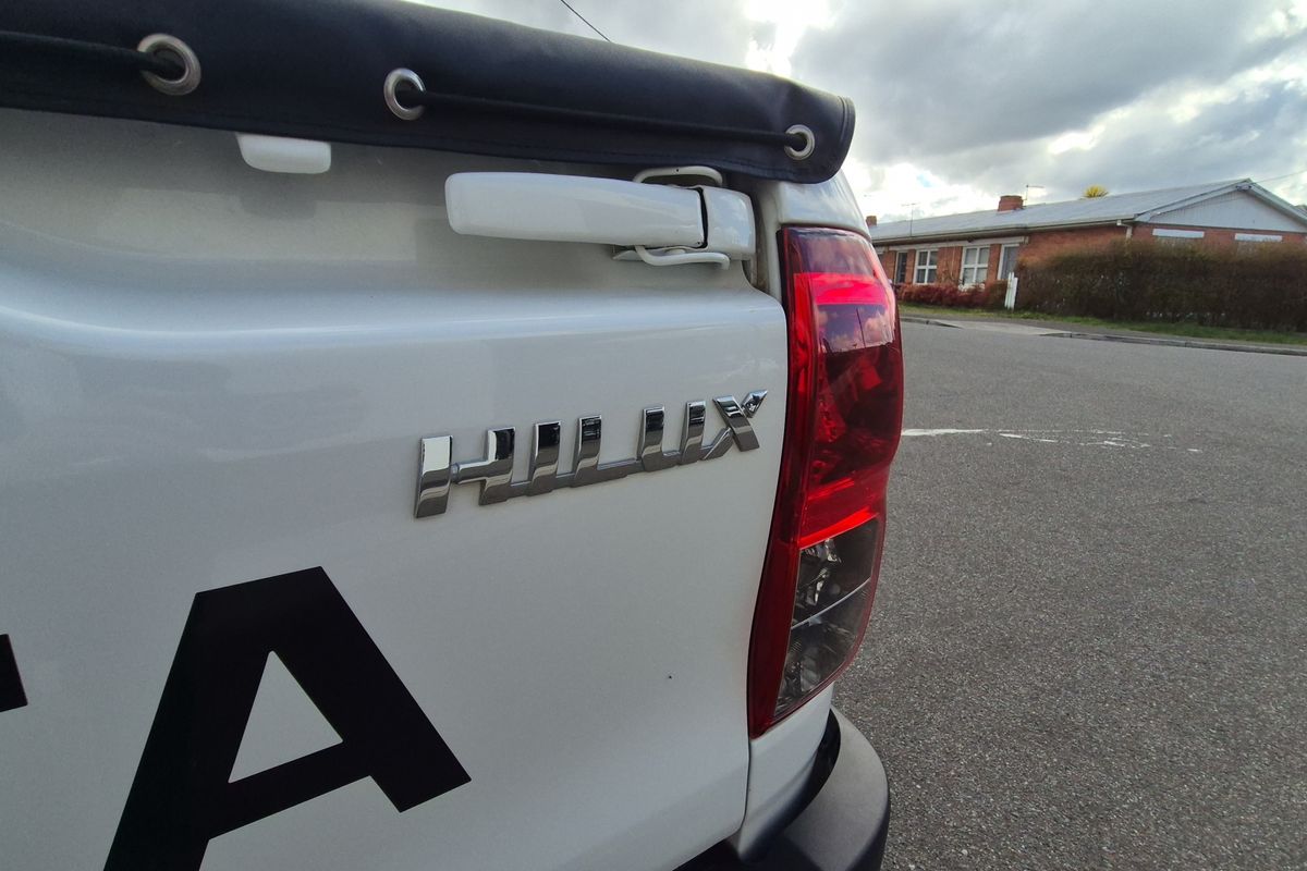 4x2 Workmate 2.7L Petrol Manual Double Cab