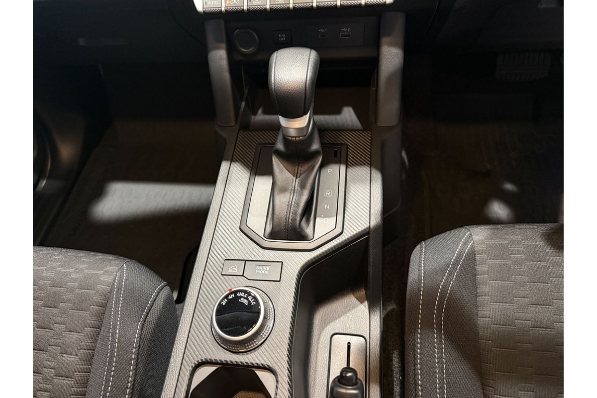 2025 Mitsubishi MV Triton GLX-R SAM 2.4L D 6AT 4X4 DC PU