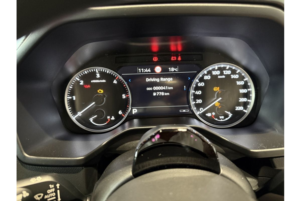 2026 Mitsubishi MV Triton GLX 2.4L D 6AT 4X4 CC CC