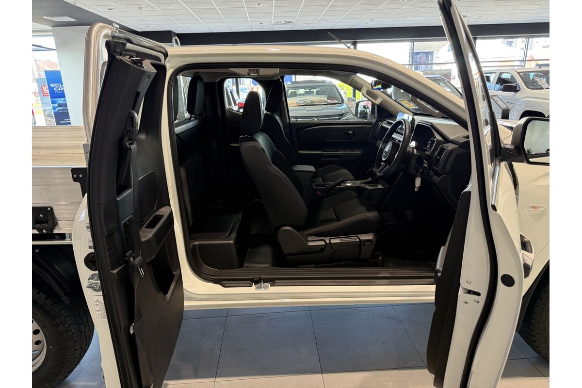 2026 Mitsubishi MV Triton GLX 2.4L D 6AT 4X4 CC CC