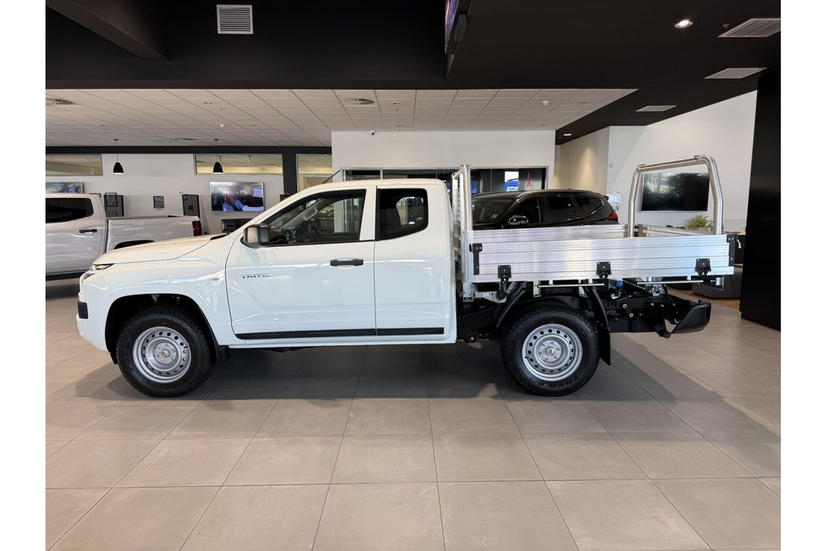 2026 Mitsubishi MV Triton GLX 2.4L D 6AT 4X4 CC CC