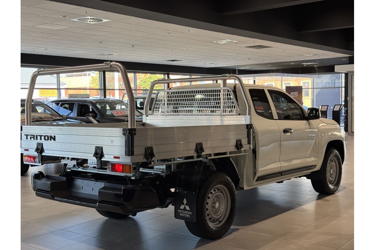 2026 Mitsubishi MV Triton GLX 2.4L D 6AT 4X4 CC CC
