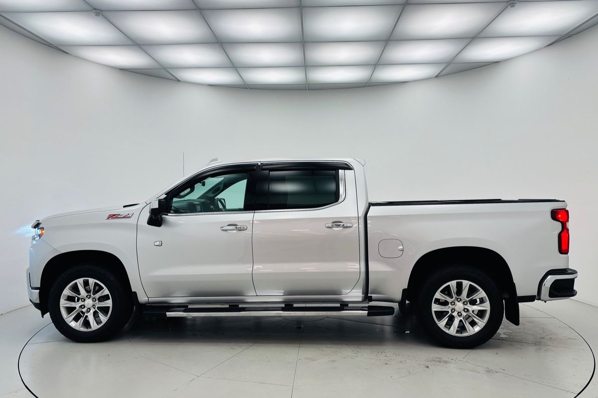 2022 CHEVROLET SILVERADO 1500 LTZ PREMIUM TECH PACK 10 SP AUTOMATIC CREW CAB UTILITY V8