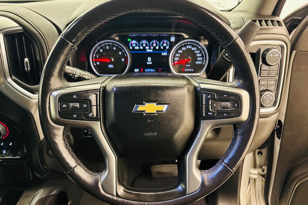 2022 CHEVROLET SILVERADO 1500 LTZ PREMIUM TECH PACK 10 SP AUTOMATIC CREW CAB UTILITY V8