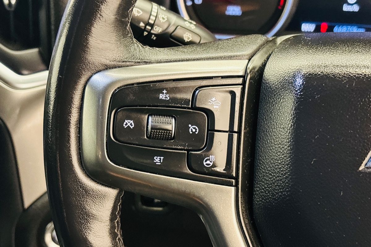 2022 CHEVROLET SILVERADO 1500 LTZ PREMIUM TECH PACK 10 SP AUTOMATIC CREW CAB UTILITY V8