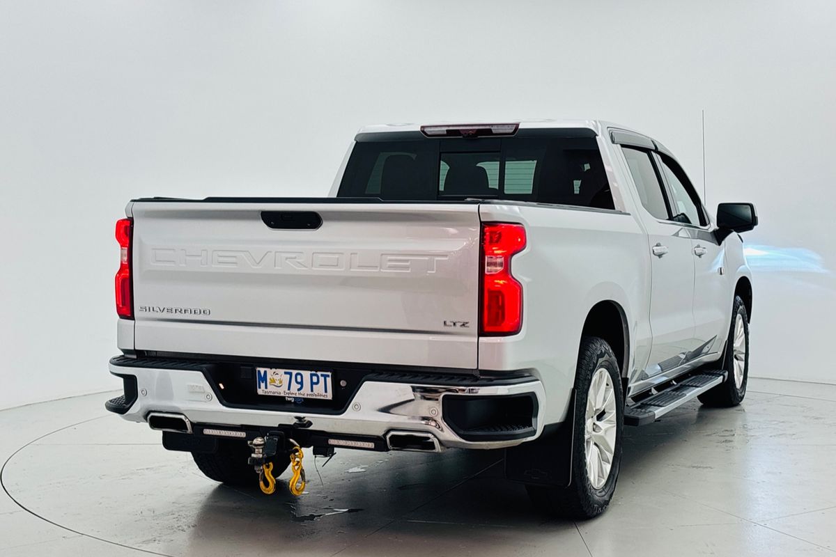 2022 CHEVROLET SILVERADO 1500 LTZ PREMIUM TECH PACK 10 SP AUTOMATIC CREW CAB UTILITY V8