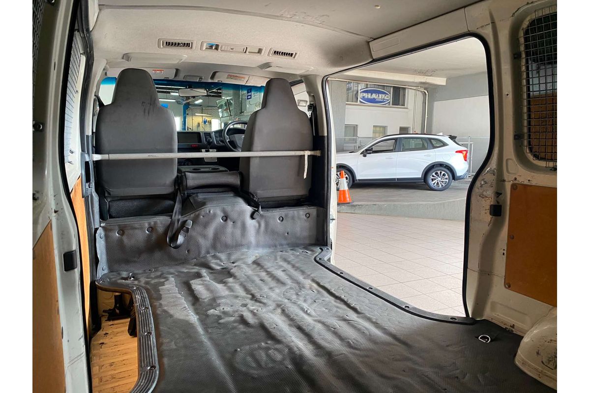 HIACE TRH 200V DX LWB 2.0i VAN