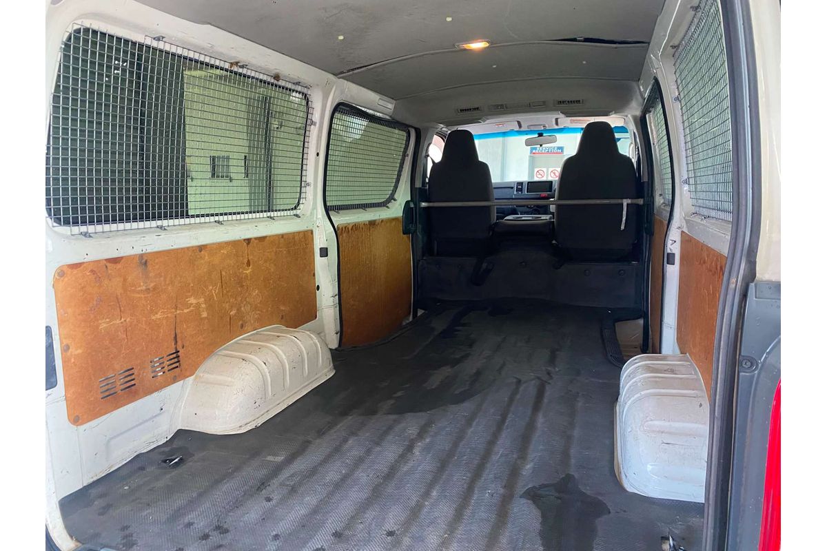 HIACE TRH 200V DX LWB 2.0i VAN