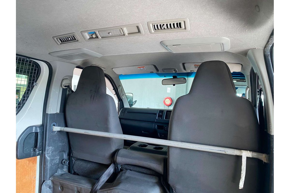 HIACE TRH 200V DX LWB 2.0i VAN