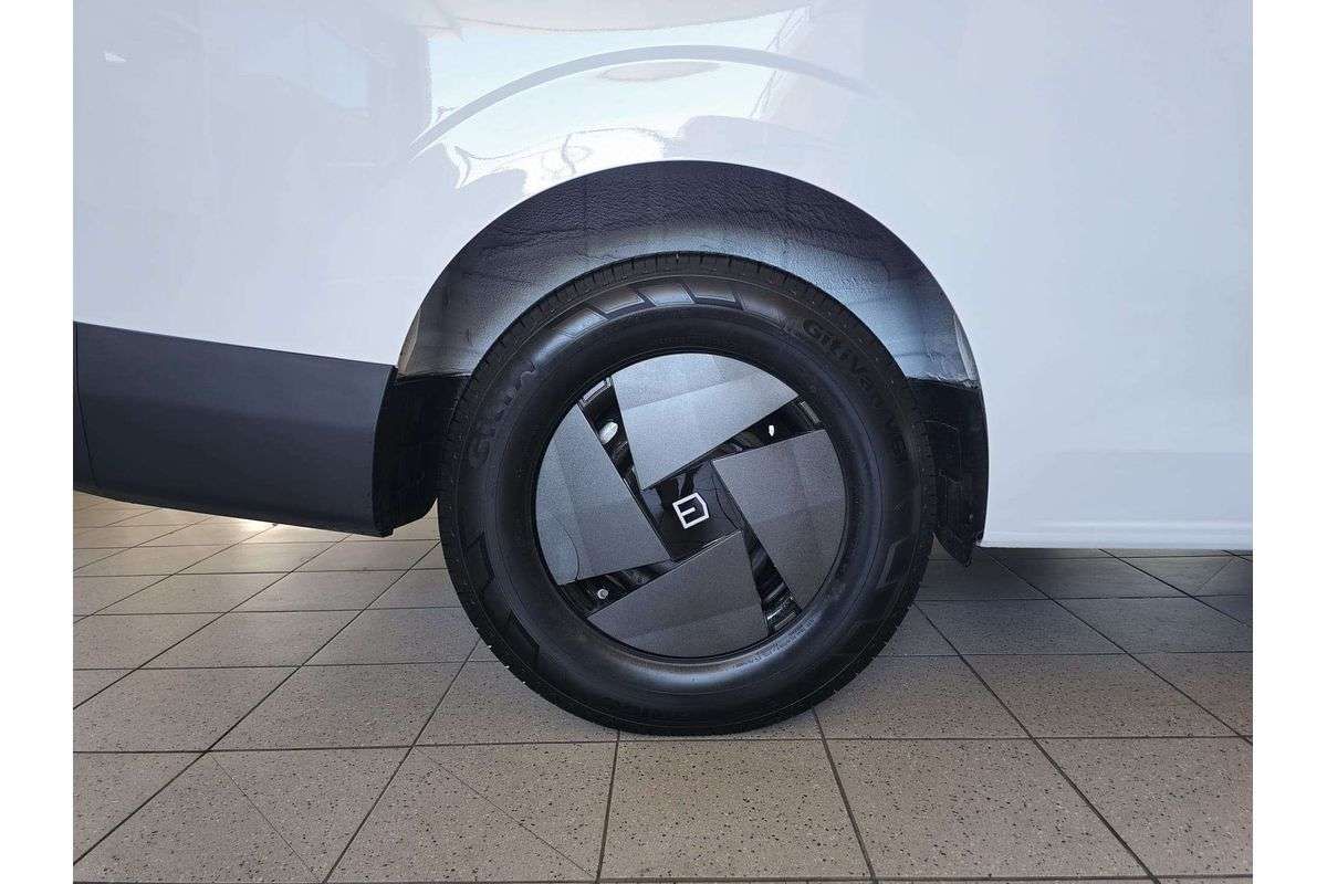 Super Van 5.5m, LWB, FWD, 83kWh, H2500