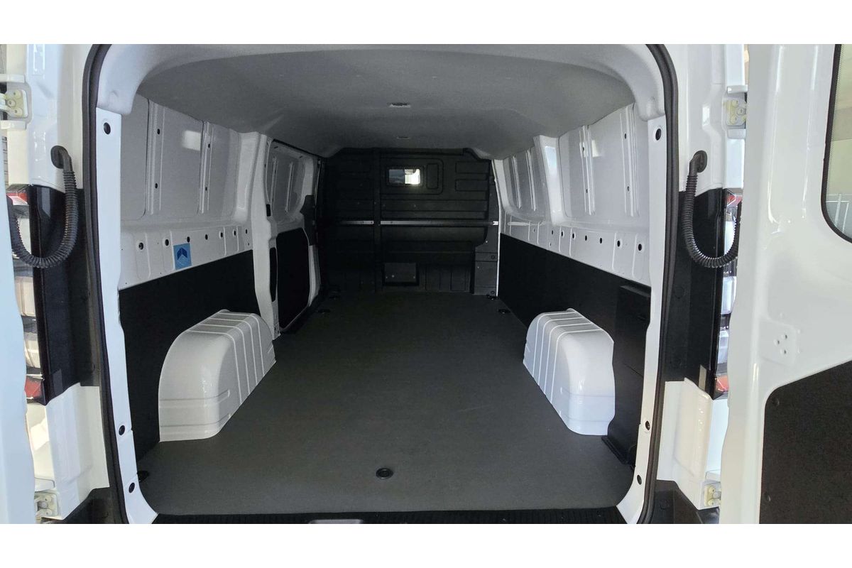 Super Van 5.5m, LWB, FWD, 83kWh, H1980
