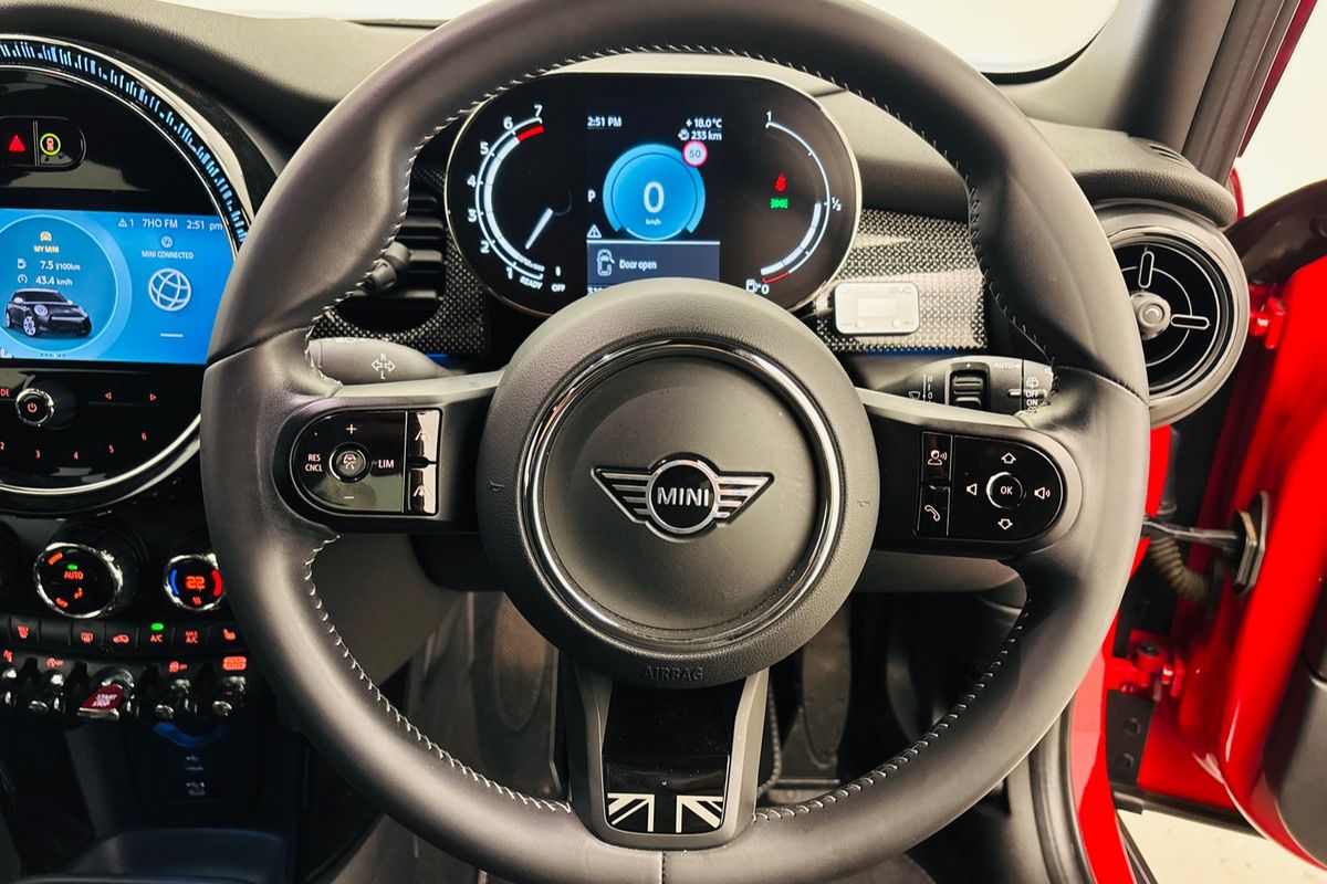 2021 Mini 5D HATCH COOPER MINI YOURS 7SP AUTO S-TRONIC DUAL CL 5D HATCHBACK T3
