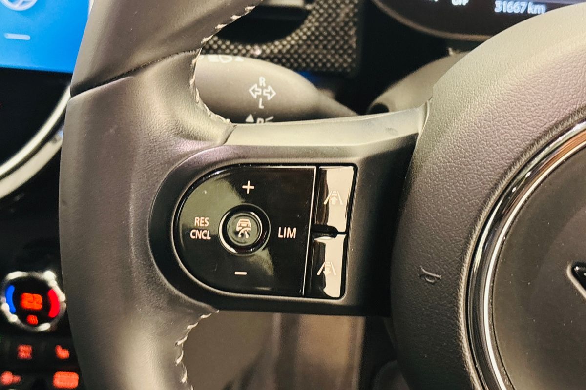 2021 Mini 5D HATCH COOPER MINI YOURS 7SP AUTO S-TRONIC DUAL CL 5D HATCHBACK T3