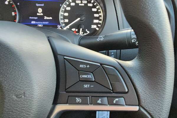 2023 Nissan Navara SL D23
