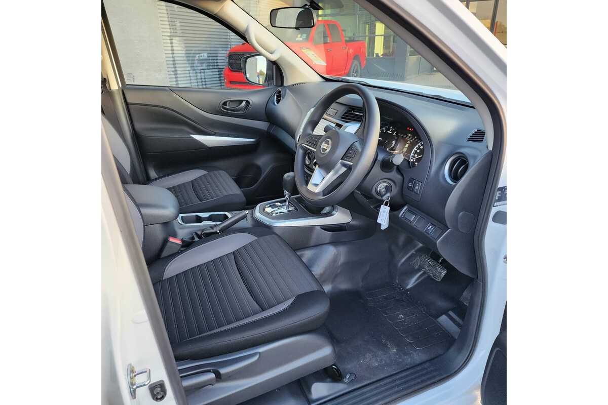 2023 Nissan Navara SL D23