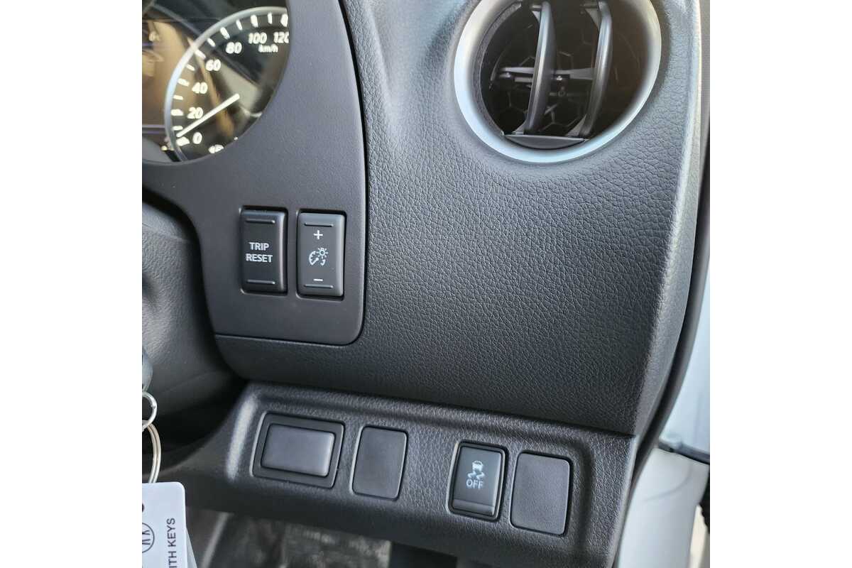 2023 Nissan Navara SL D23