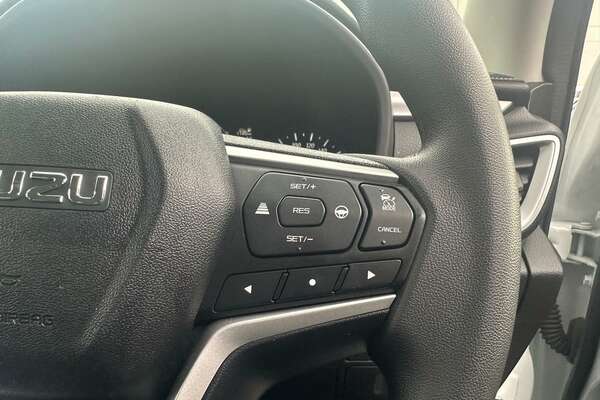2022 Isuzu MU-X LS-M