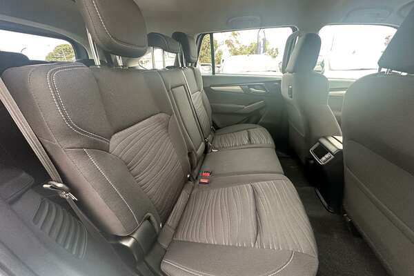 2022 Isuzu MU-X LS-M