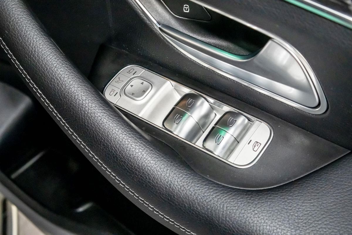 V167 805+055MY GLE300 d WAG 9G 9sp 2.0DT/15kW