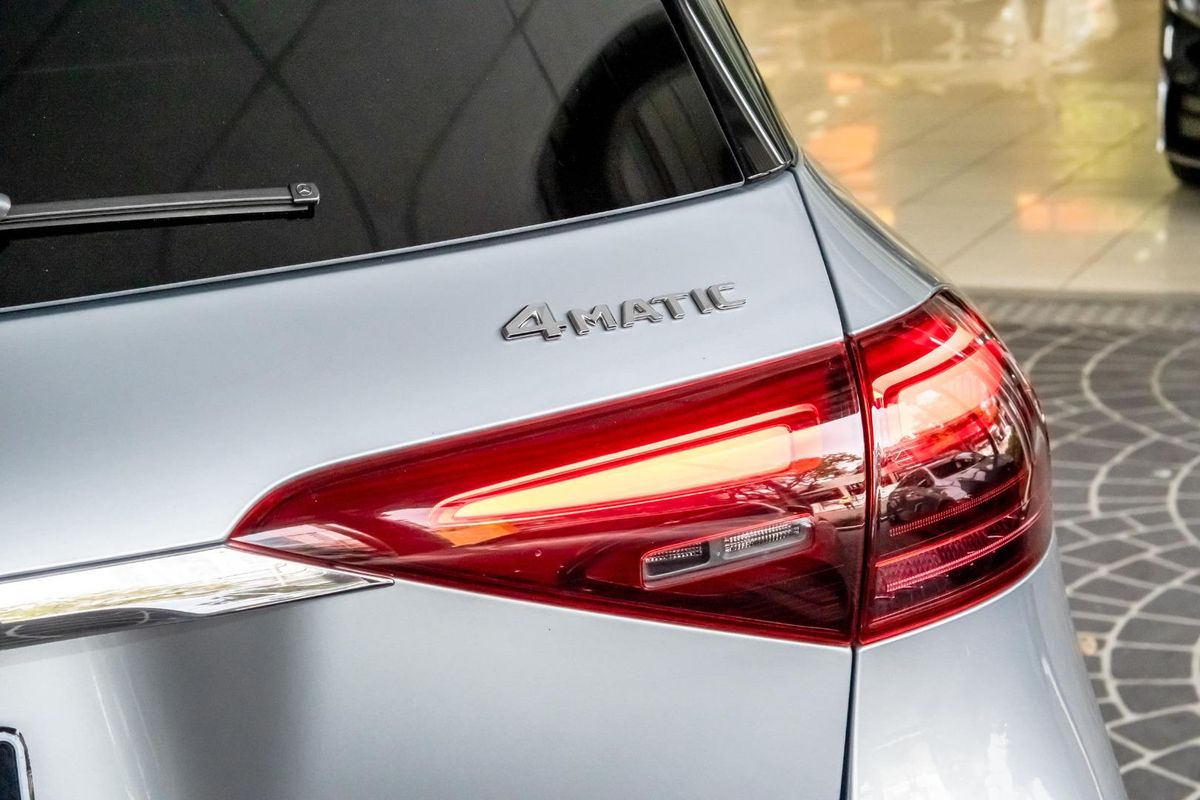 V167 805+055MY GLE300 d WAG 9G 9sp 2.0DT/15kW