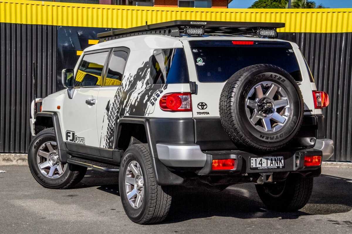 2014 Toyota FJ Cruiser  GSJ15R