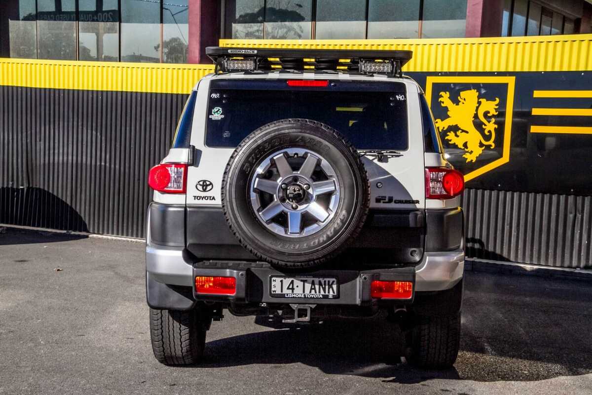 2014 Toyota FJ Cruiser  GSJ15R
