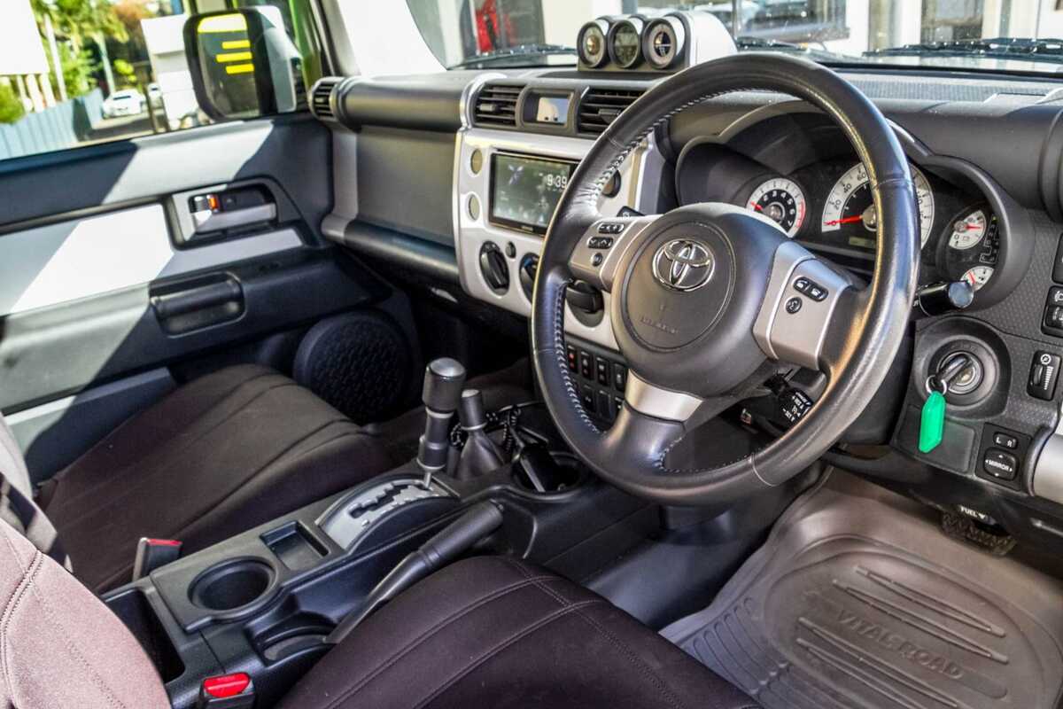 2014 Toyota FJ Cruiser  GSJ15R