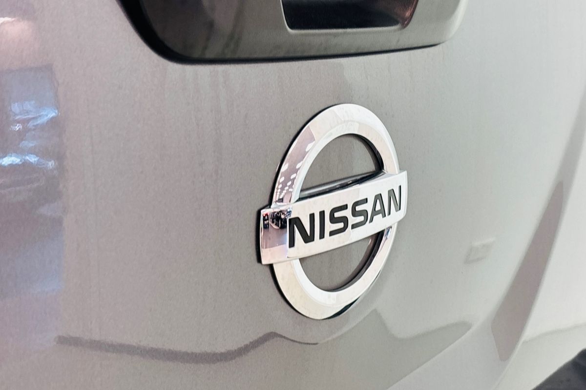 2018 NISSAN NAVARA ST-X (4x4) (SUNROOF) MAN DUAL CAB UTILITY DT4 DIESEL
