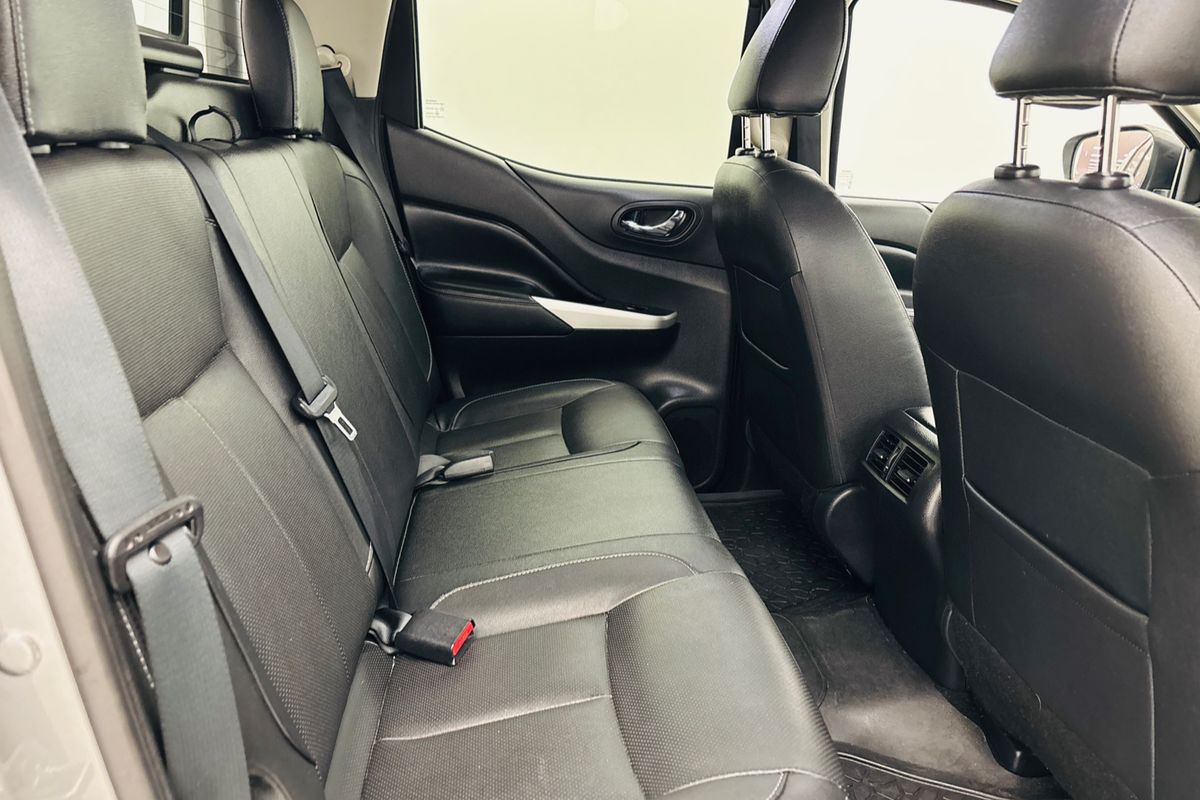 2018 NISSAN NAVARA ST-X (4x4) (SUNROOF) MAN DUAL CAB UTILITY DT4 DIESEL