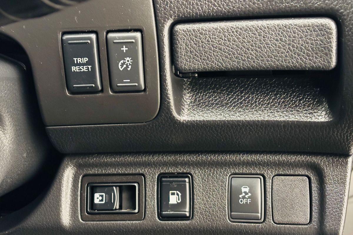 2018 NISSAN NAVARA ST-X (4x4) (SUNROOF) MAN DUAL CAB UTILITY DT4 DIESEL