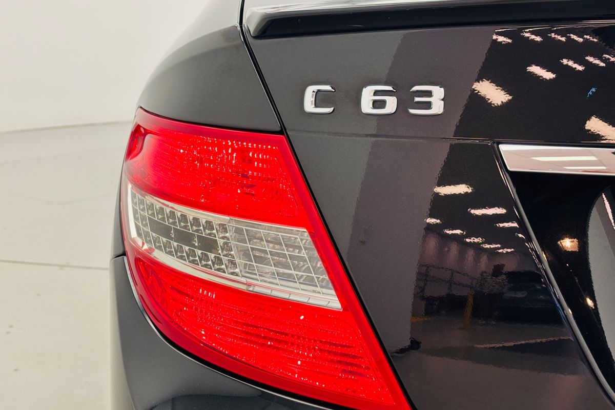2010 Mercedes-benz C63 AMG 7 SP AUTOMATIC G-TRONIC 4D SEDAN V8