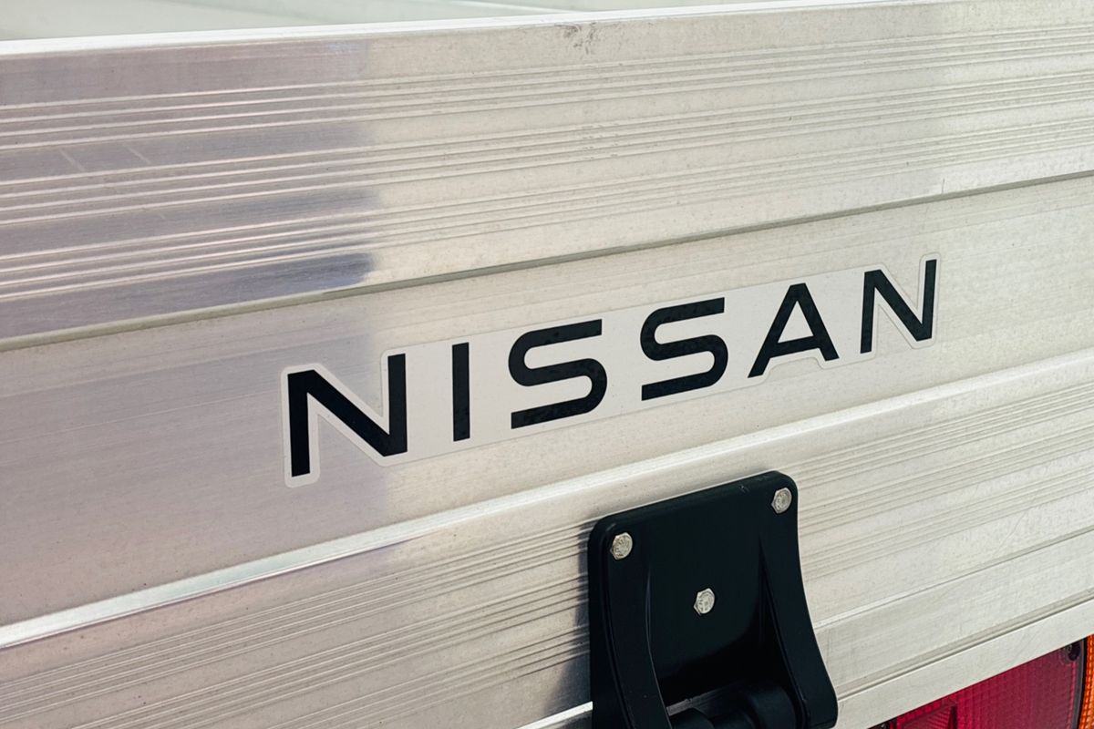 Nissan NAVARA 4X2 2.3 DSL MAN SC CC SL