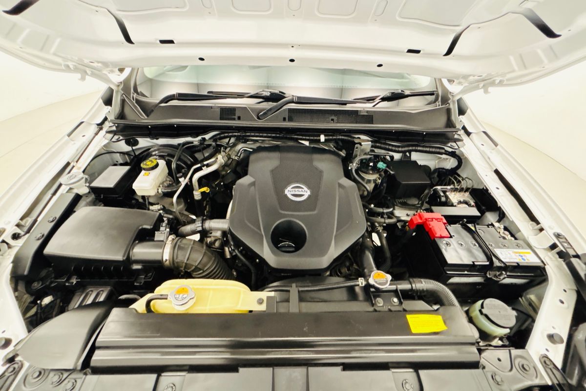 Nissan NAVARA 4X2 2.3 DSL MAN SC CC SL