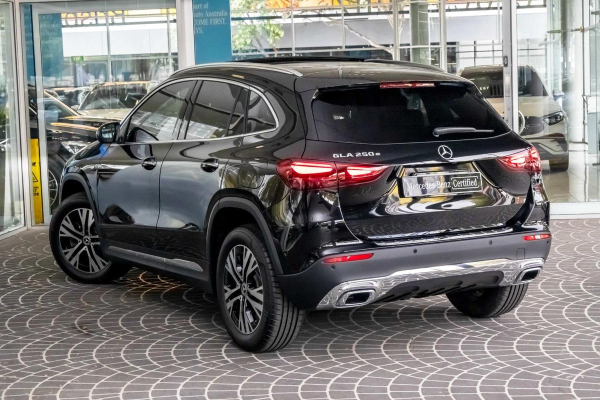 H247 806MY GLA250 e with EQ hy WAG SSD 8sp 1