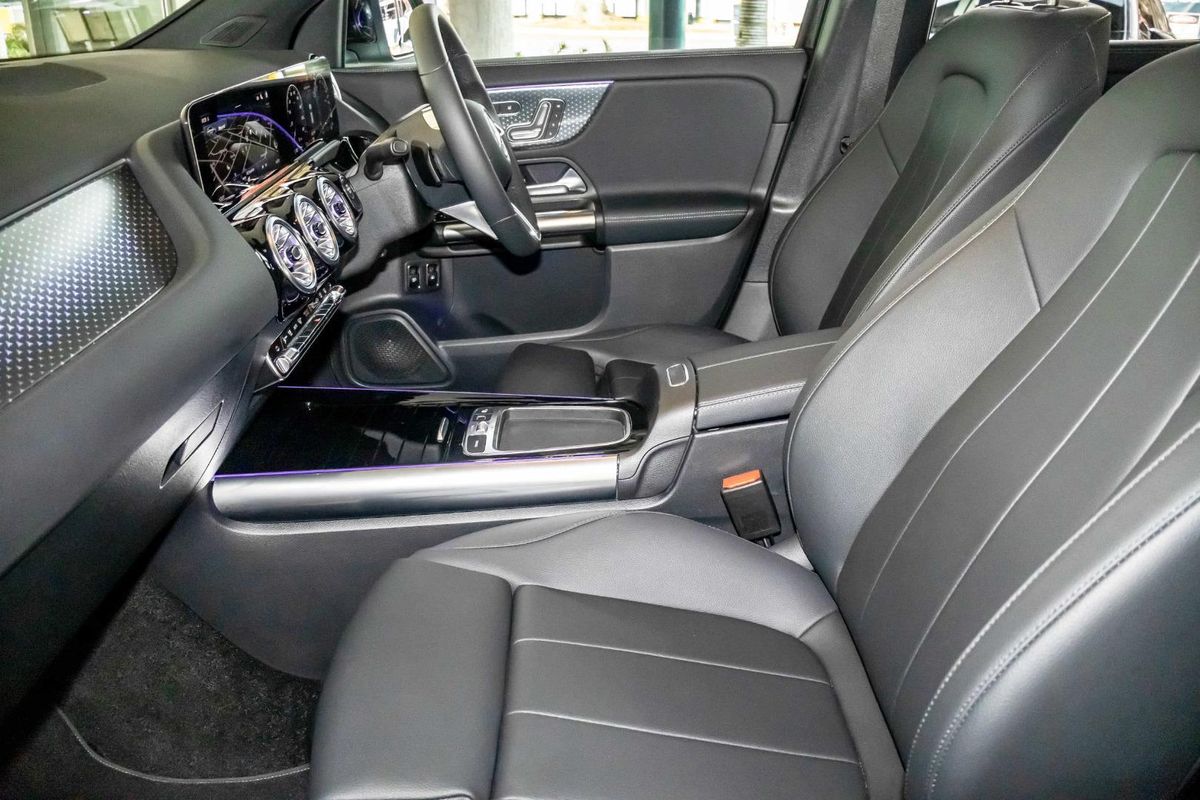 H247 806MY GLA250 e with EQ hy WAG SSD 8sp 1