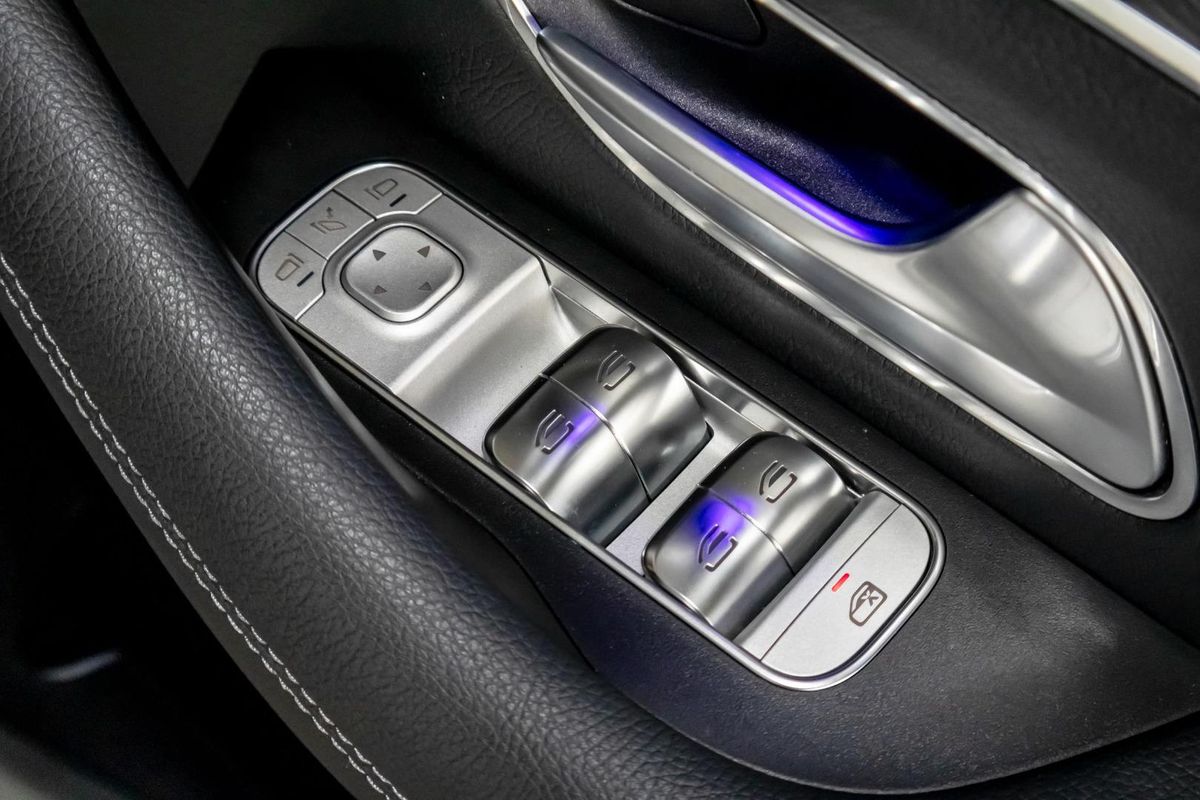 V167 805+055MY GLE300 d WAG 9G 9sp 2.0DT/15kW