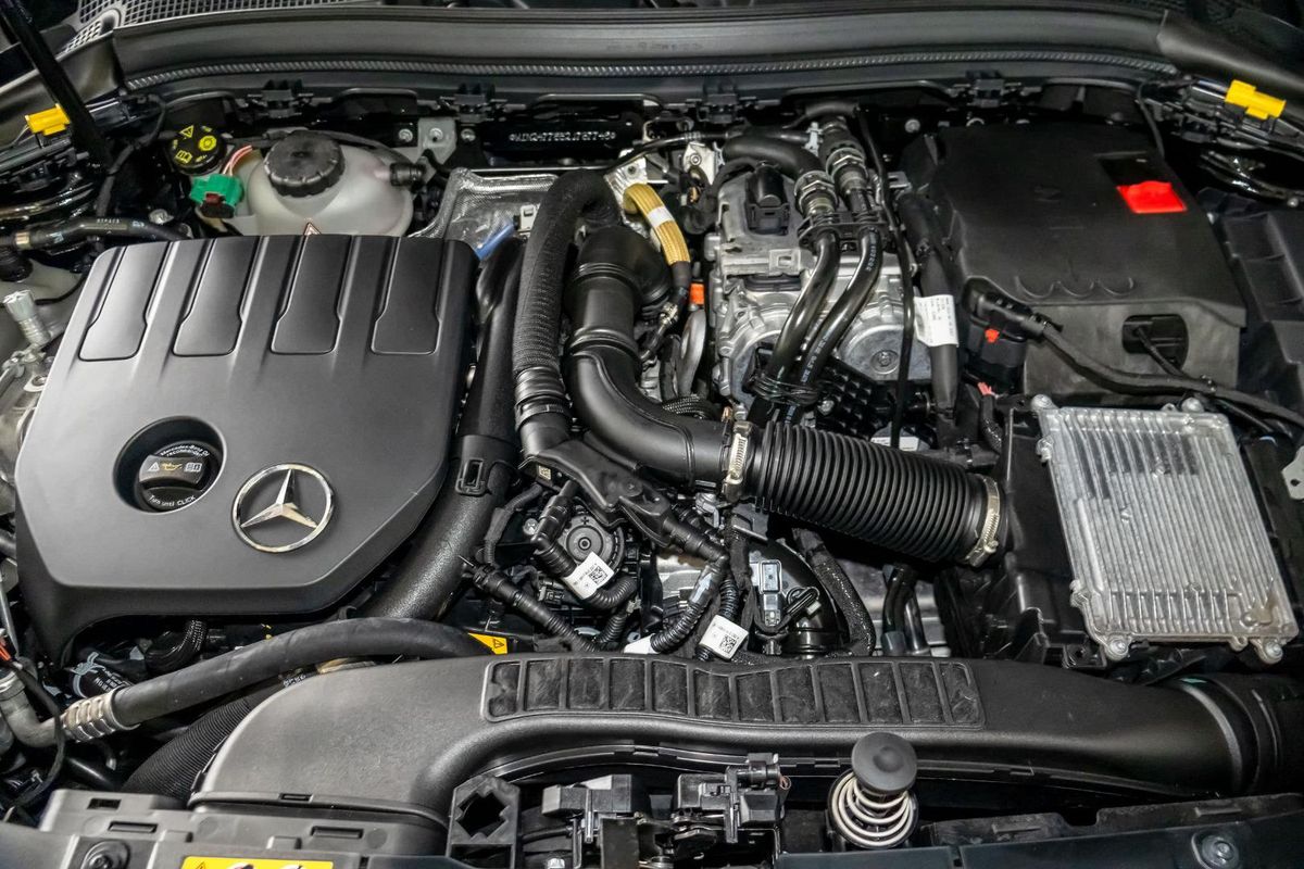 H247 806MY GLA250 e with EQ hy WAG SSD 8sp 1