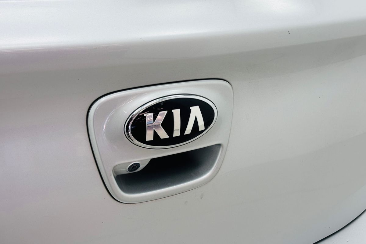 2017 Kia RIO S 4 SP AUTOMATIC 5D HATCHBACK 4CYL 