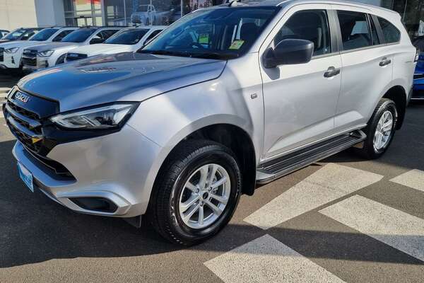 2022 Isuzu MU-X LS-M