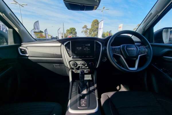 2022 Isuzu MU-X LS-M