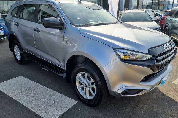 2022 Isuzu MU-X LS-M